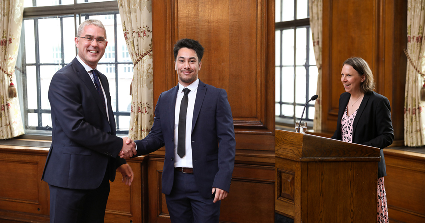 Photographer for a business presentation, award ceremony or panel discussion in London